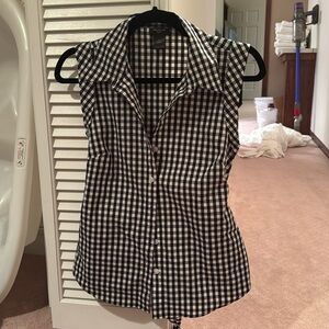 Ann Taylor blue/white checkered collared blouse. Size 2P.